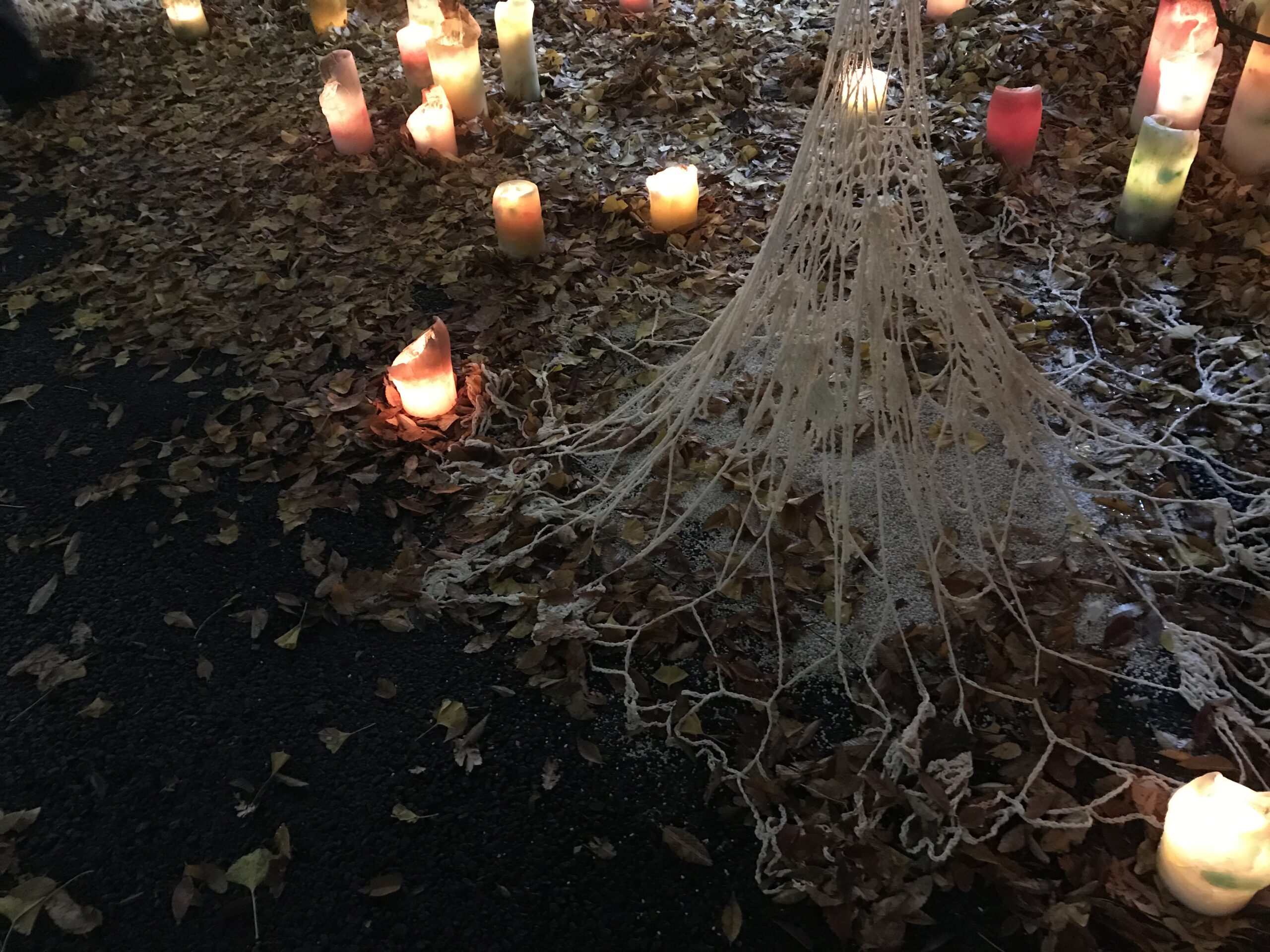 tokyo_installation_crochet_candle_japan